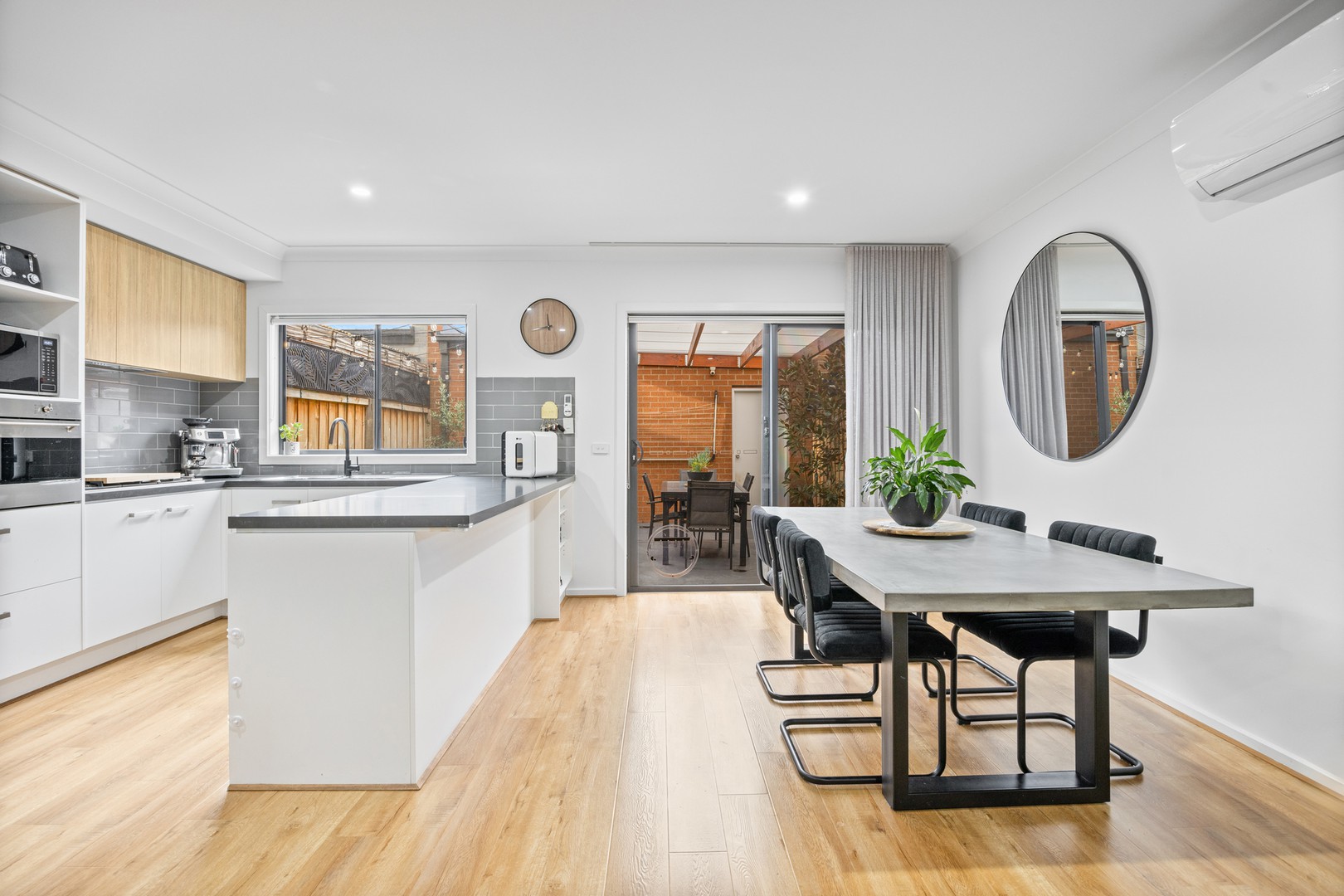27 Mamic Boulevard, Fraser Rise, VIC 3336, Fraser Rise - Thumbnail 5
