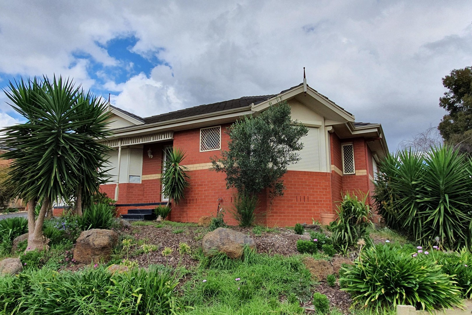 27 Manning Clark Road, Mill Park, VIC 3082, Mill Park - Thumbnail 2