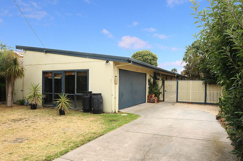 27 Mary Avenue, Edithvale, VIC 3196