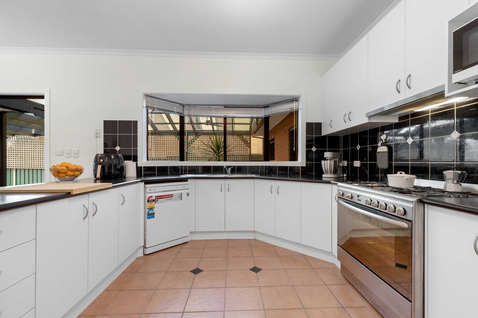 27 Marylou Court, Delahey, VIC 3037, Delahey - Thumbnail 4