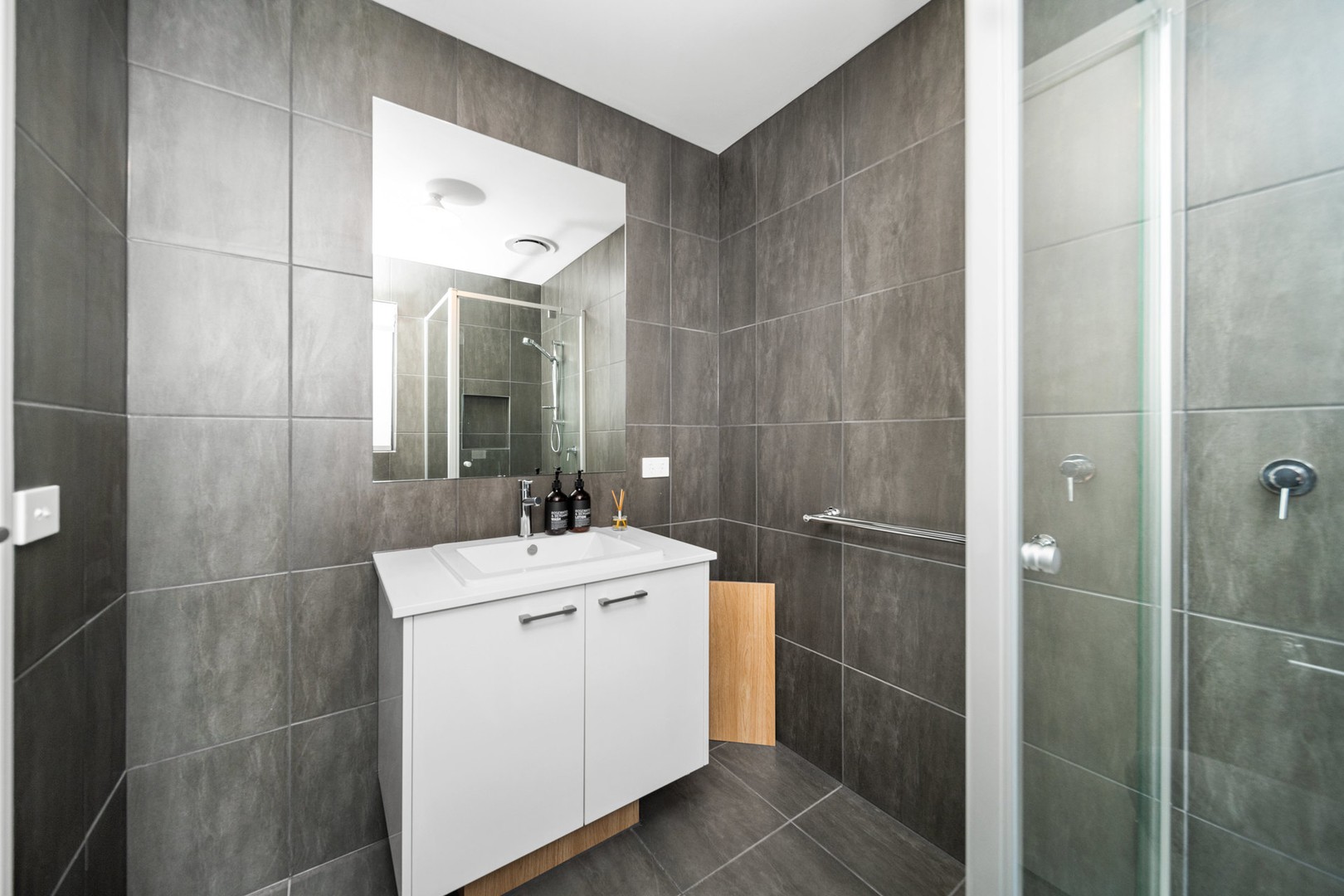 27 Matthews Road, Lovely Banks, VIC 3213, Lovely Banks - Thumbnail 2