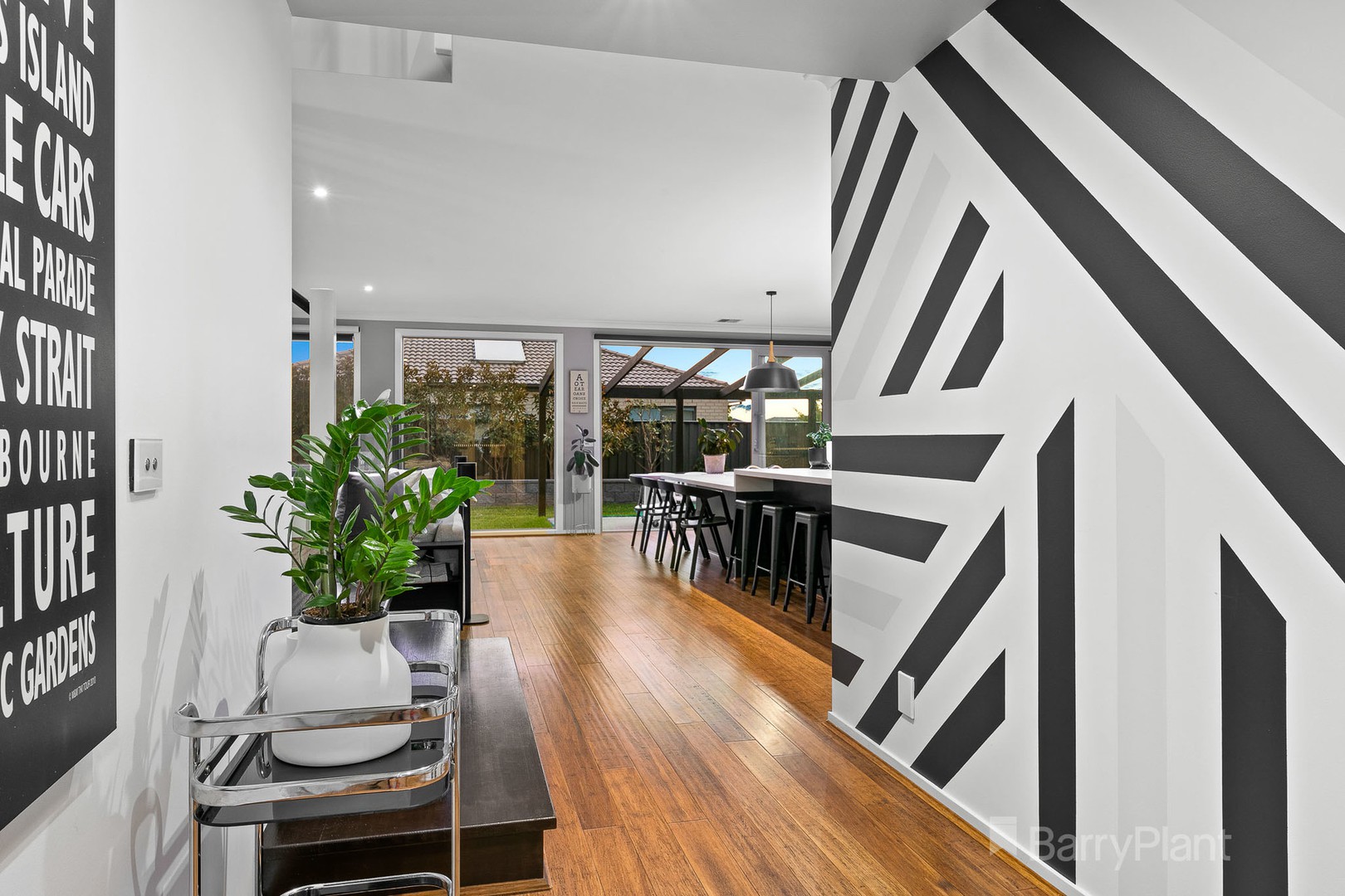 27 Mill Circuit, Clyde North, VIC 3978, Clyde North - Thumbnail 2