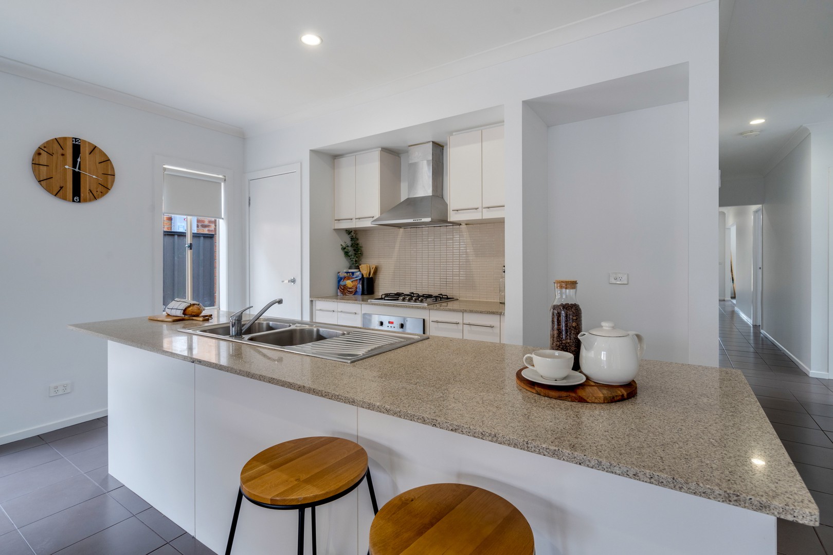 27 Millicent Drive, Craigieburn, VIC 3064, Craigieburn - Thumbnail 2