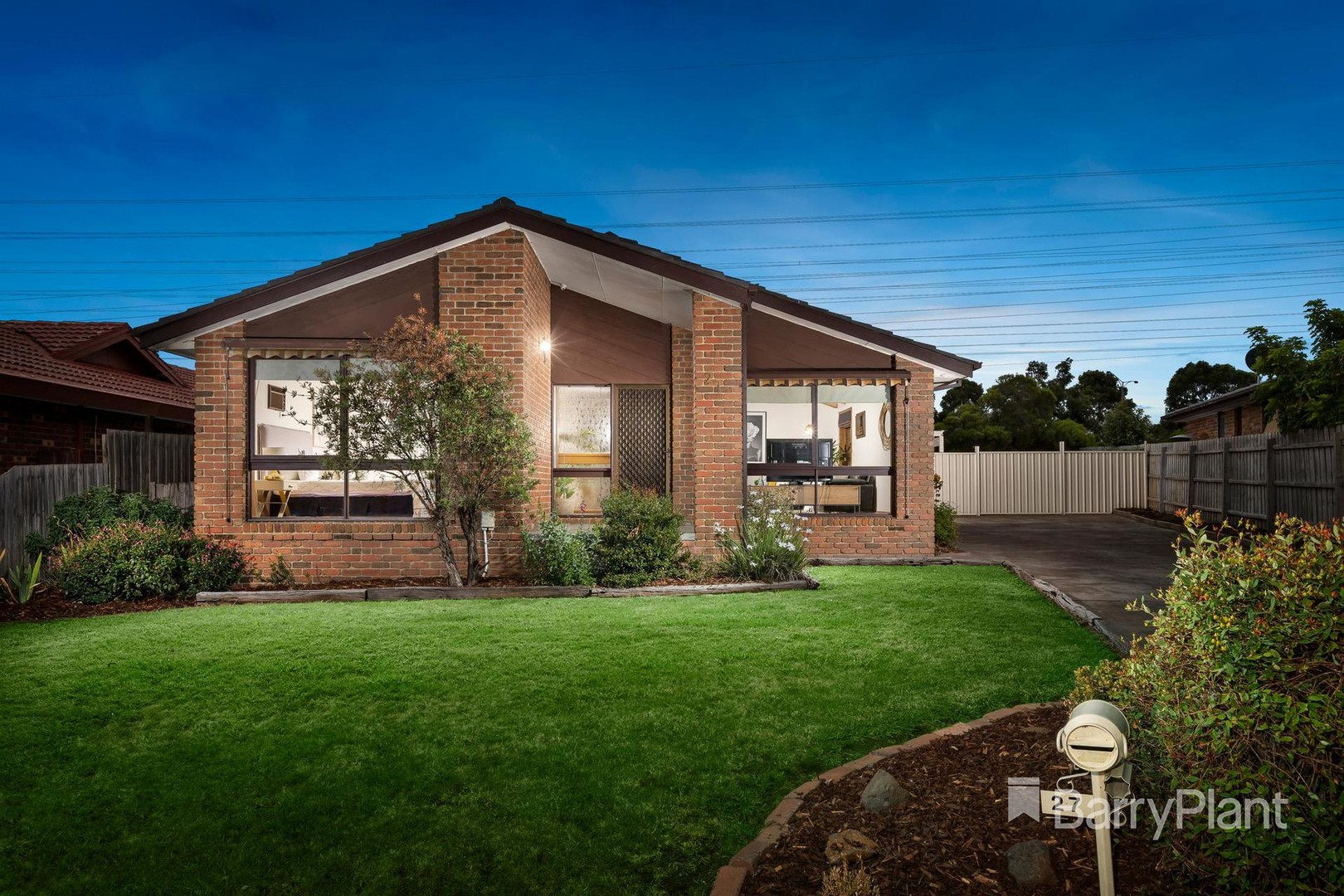 27 Mockridge Drive, Mill Park, VIC 3082, Mill Park - Thumbnail 2
