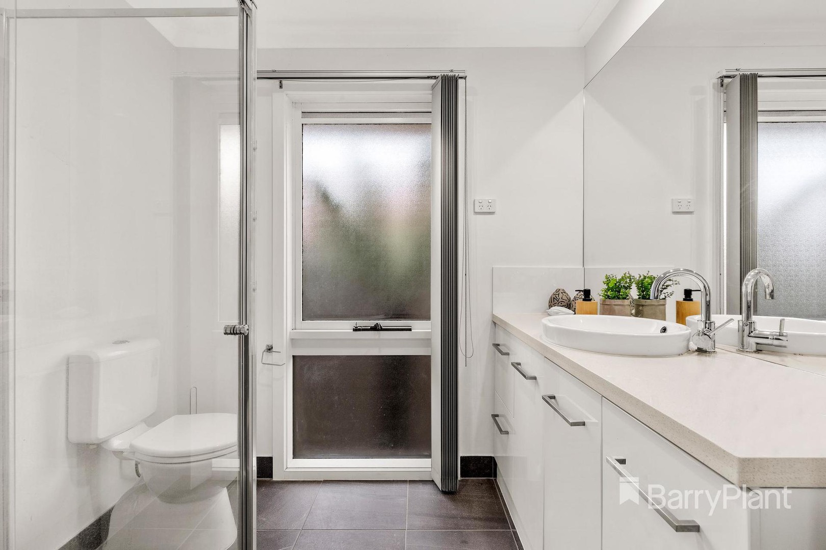 27 Mockridge Drive, Mill Park, VIC 3082, Mill Park - Thumbnail 7