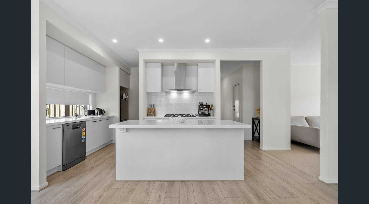 27 Mullins Way, Sunbury, VIC 3429 - Thumbnail 1 - 13/04/2026