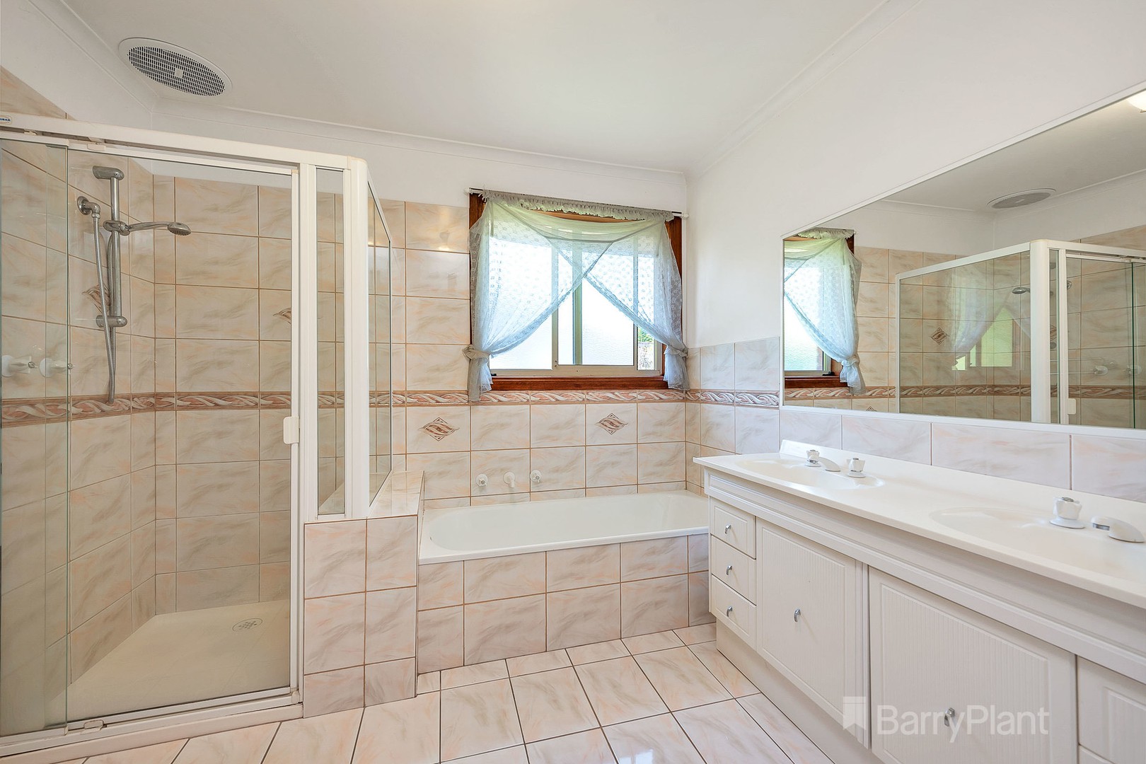 27 Murdoch Avenue, Narre Warren, VIC 3805, Narre Warren - Thumbnail 8