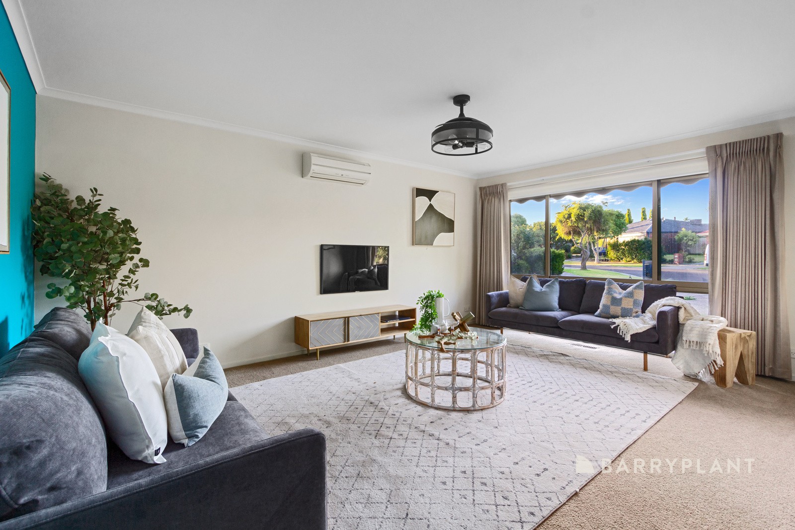 27 Newcombe Court, Wantirna South, VIC 3152 - Thumbnail 2 - 04/03/2025