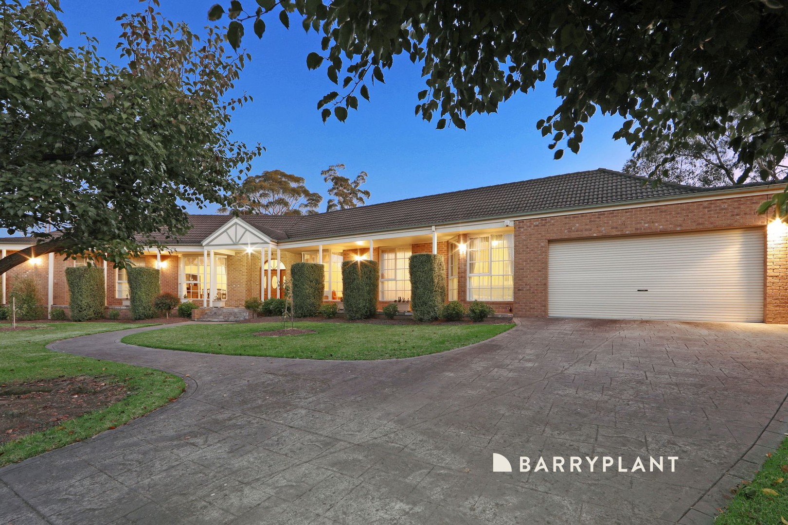 27 Oaks Court, Lysterfield South, VIC 3156 - Thumbnail 2 - 19/03/2025