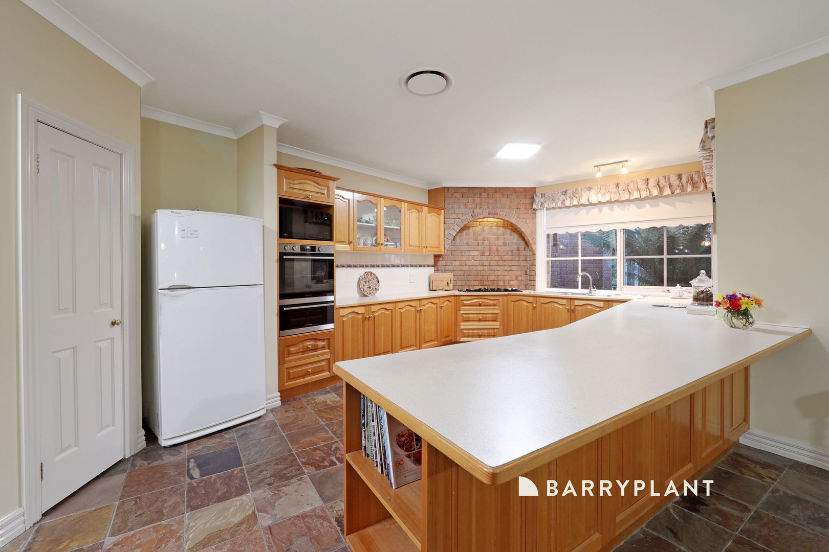 27 Oaks Court, Lysterfield South, VIC 3156, Lysterfield South - Thumbnail 3