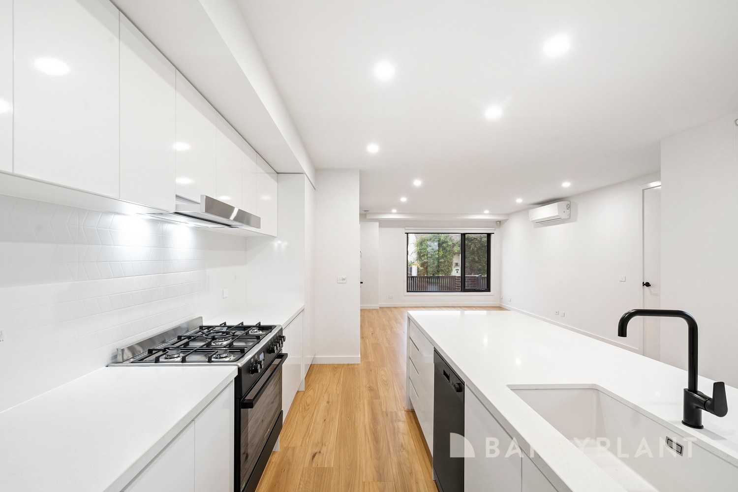 27 Omega Street, Sunshine, VIC 3020, Sunshine - Thumbnail 3