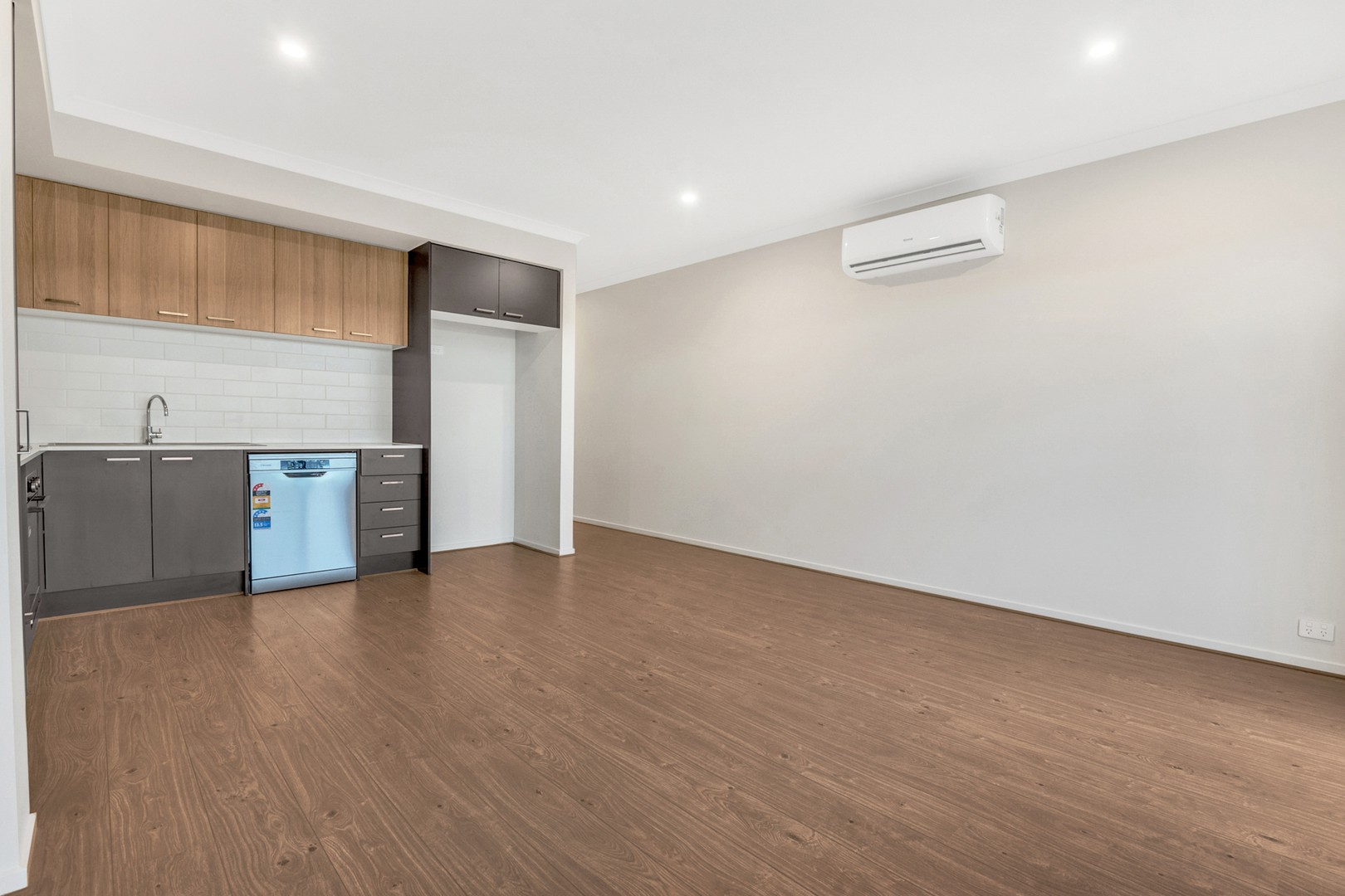27 Ometepe Walk, Craigieburn, VIC 3064, Craigieburn - Thumbnail 5