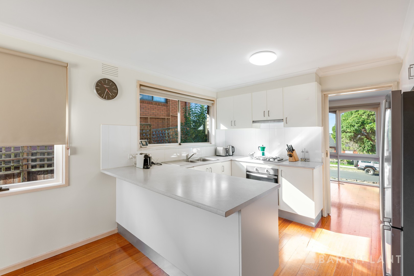27 Parkvalley Drive, Chirnside Park, VIC 3116, Chirnside Park - Thumbnail 3