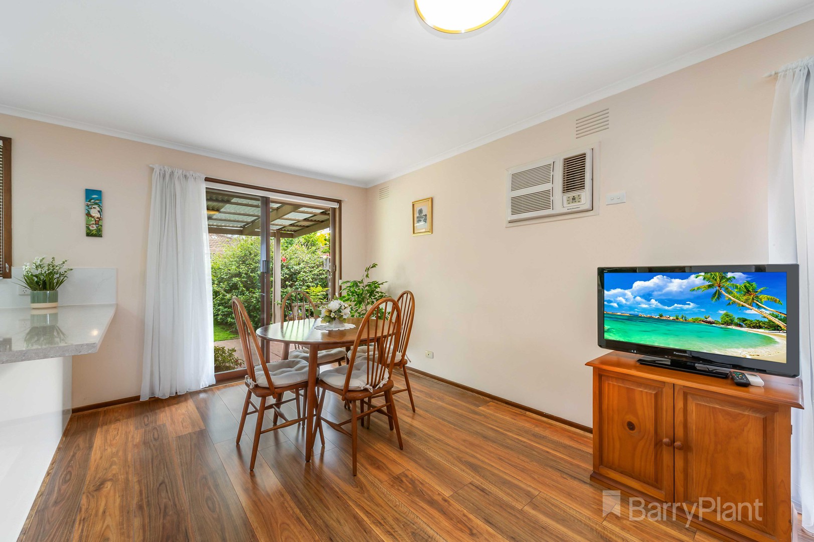 27 Quarbing  Street, Werribee, VIC 3030, Werribee - Thumbnail 3