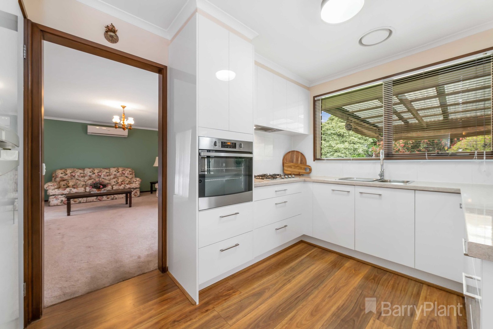 27 Quarbing Street, Werribee, VIC 3030, Werribee - Thumbnail 3