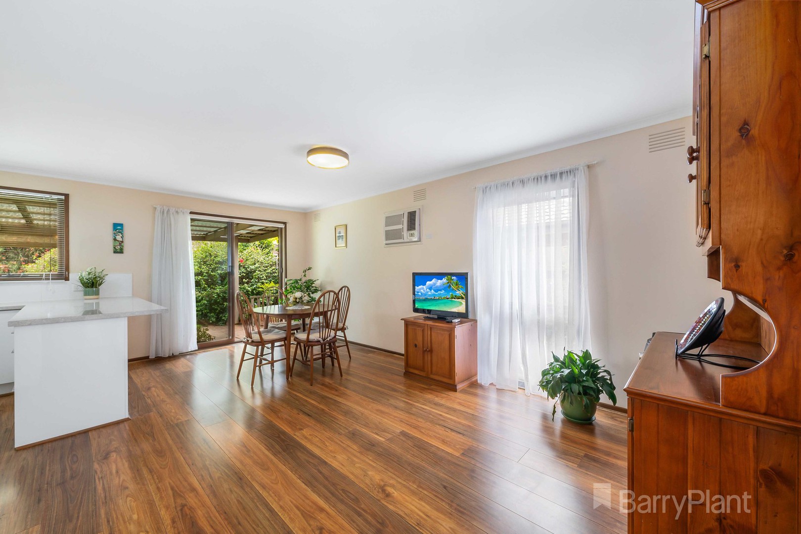 27 Quarbing Street, Werribee, VIC 3030, Werribee - Thumbnail 5