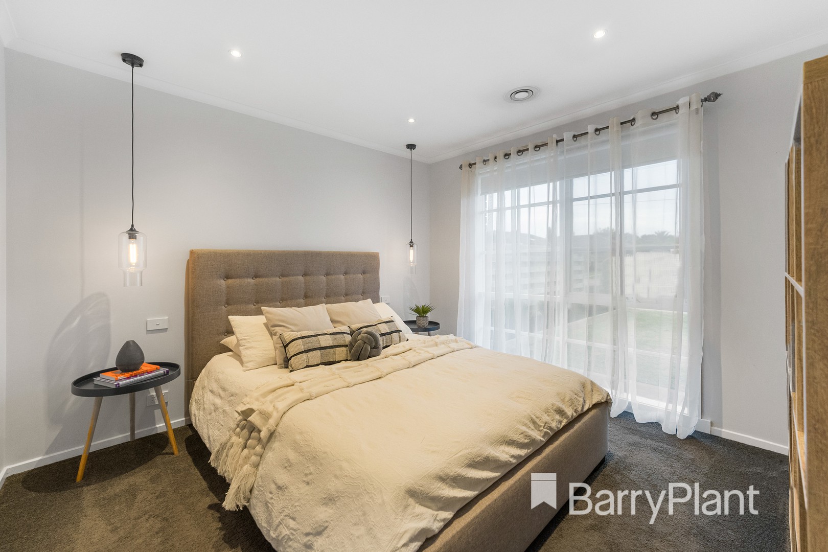 27 Ralph AvenueSt Albans, VIC 3021, St Albans - Thumbnail 2