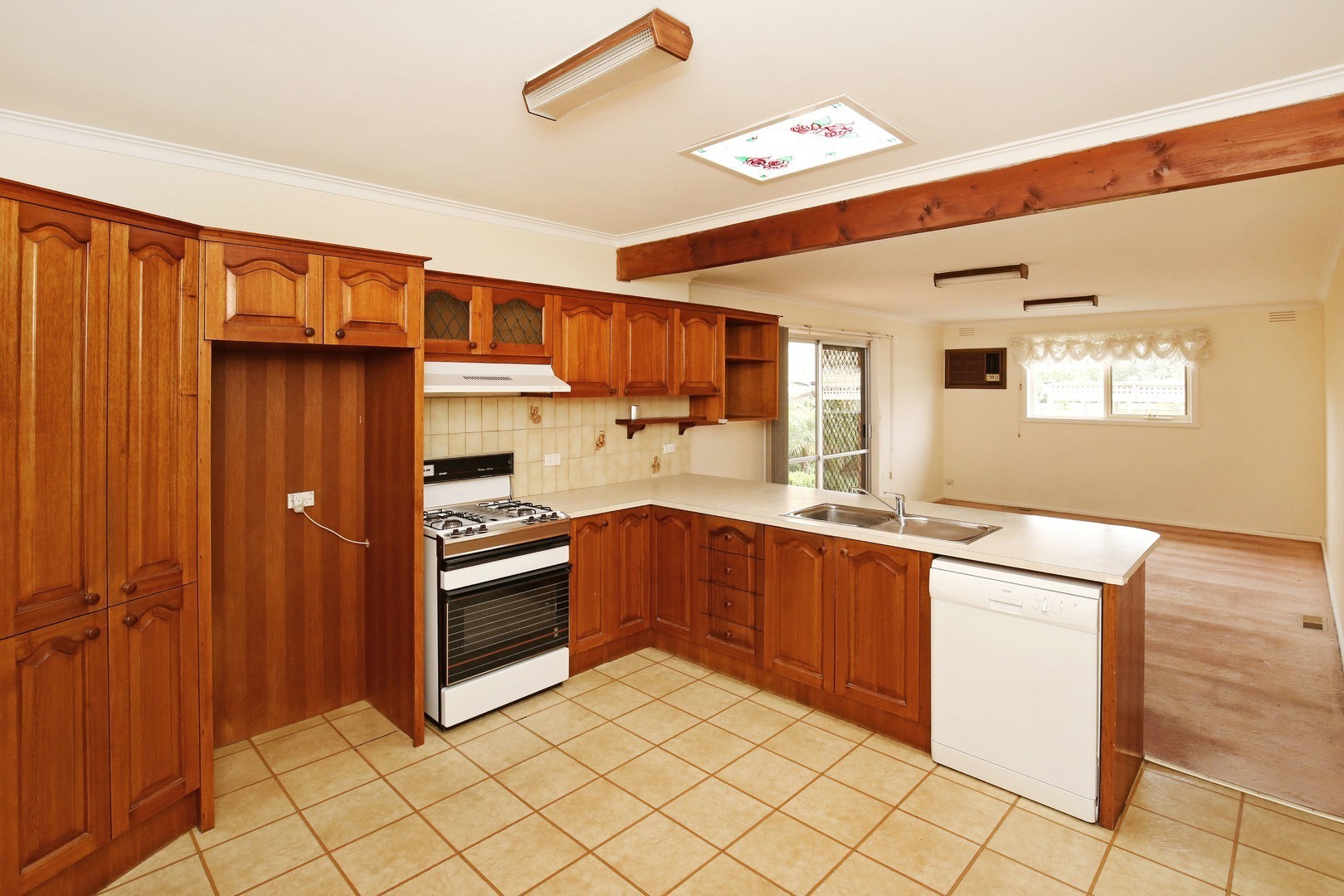 27 Rathcown Road, Reservoir, VIC 3073, Reservoir - Thumbnail 2
