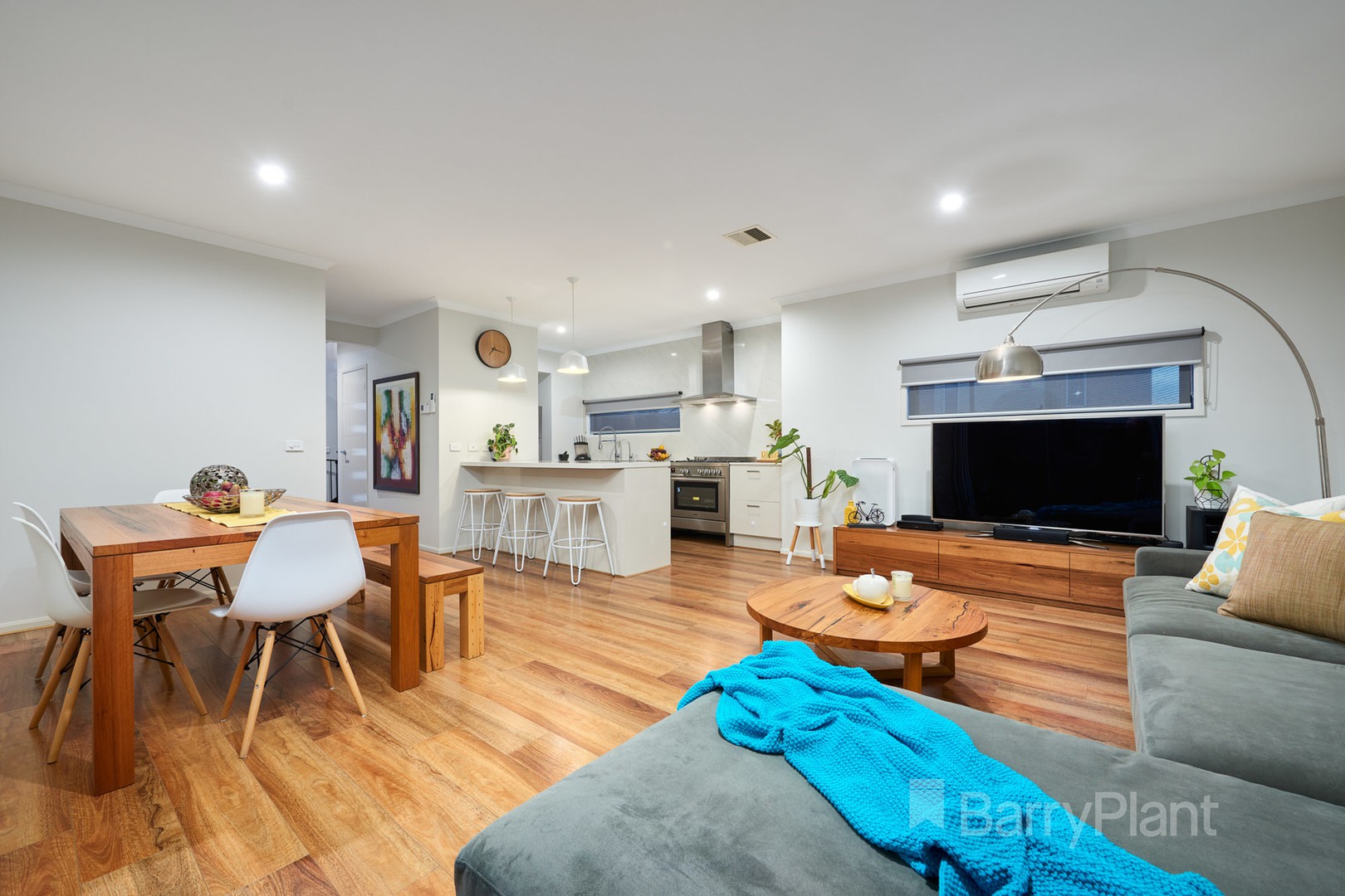 27 Red Brush Drive, Keysborough, VIC 3173 - Thumbnail 2 - 31/03/2022