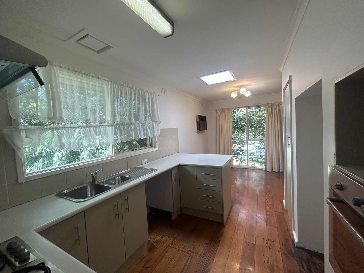 27 Roselyn Crescent, Boronia, VIC 3155, Boronia - Thumbnail 3