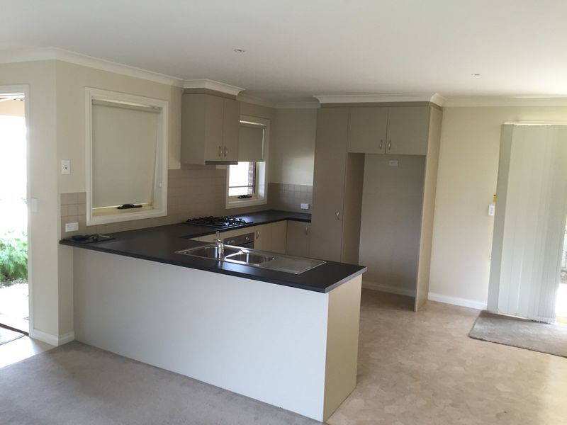 27 Royale Street, Delacombe, VIC 3356, Delacombe - Thumbnail 2