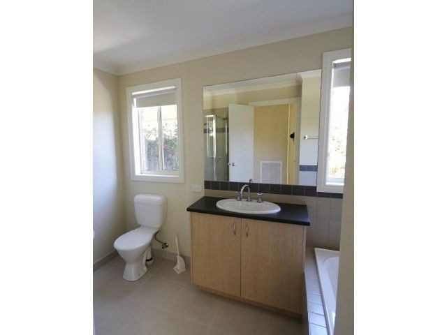 27 Royale Street, Delacombe, VIC 3356, Delacombe - Thumbnail 4