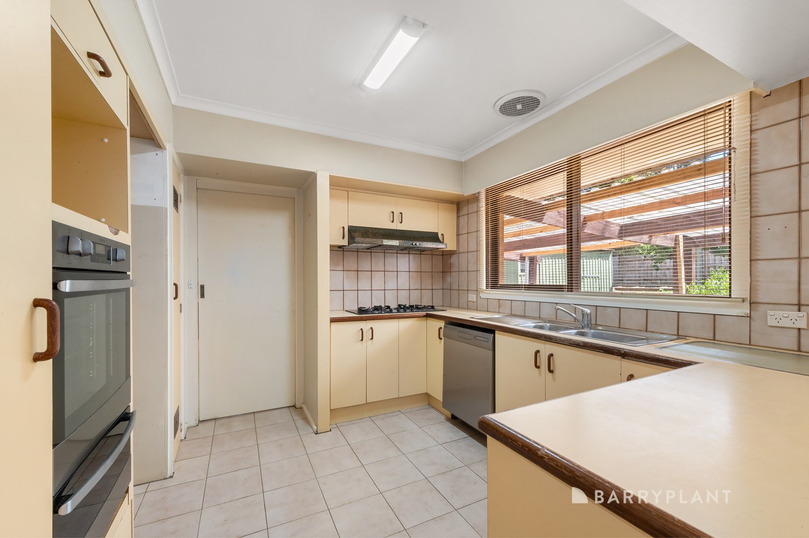 27 Rubicon Crescent, Doncaster, VIC 3108, Doncaster - Thumbnail 3