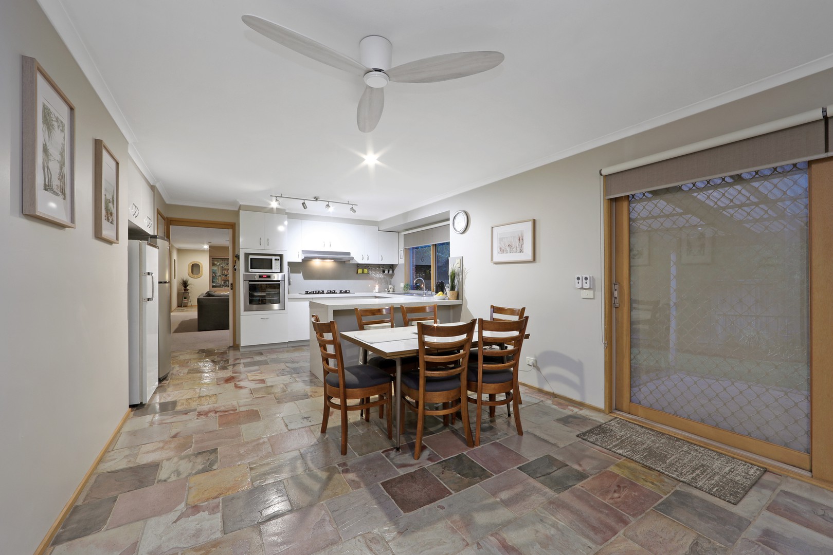 27 Salerno Way, Rowville, VIC 3178, Rowville - Thumbnail 3