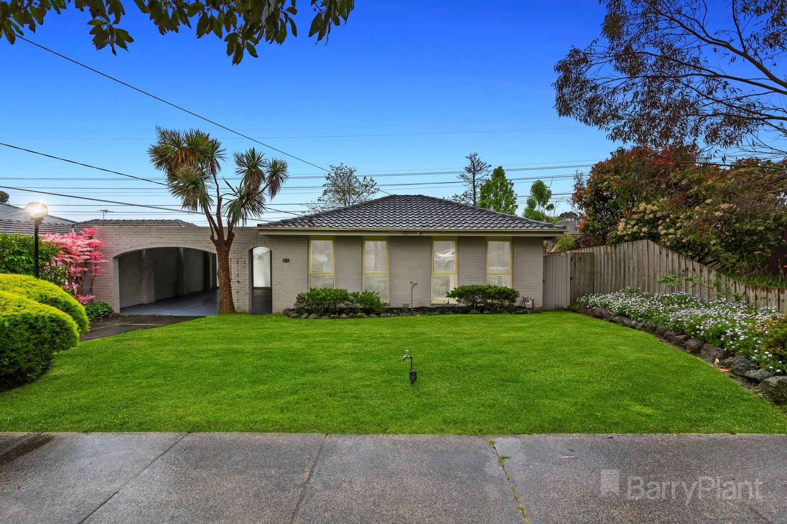 27 Sampson Drive, Mount Waverley, VIC 3149