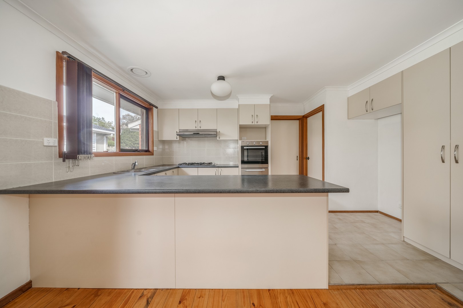 27 Santa Rosa Boulevard, Doncaster East, VIC 3109, Doncaster East - Thumbnail 4
