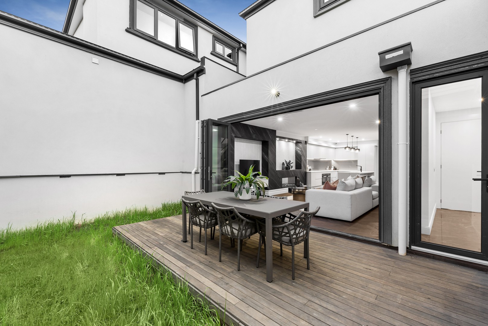 27 Scarlet Ash Drive, Templestowe Lower, VIC 3107, Templestowe Lower - Thumbnail 2