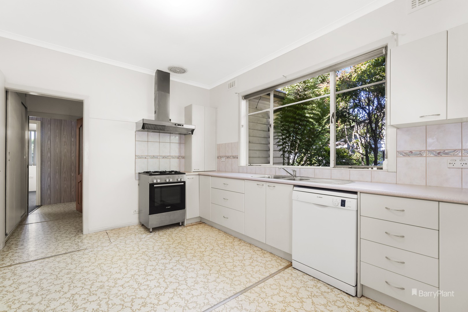 27 Simpson Street, Mitcham, VIC 3132, Mitcham - Thumbnail 2