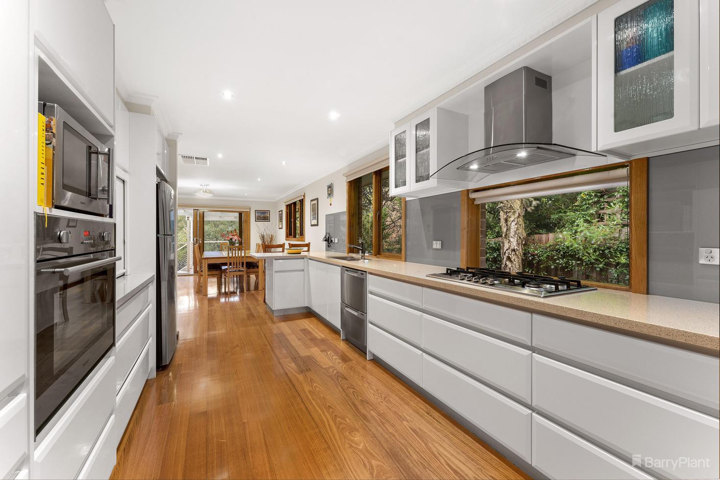 27 Somerleigh Crescent, Greensborough, VIC 3088, Greensborough - Thumbnail 4