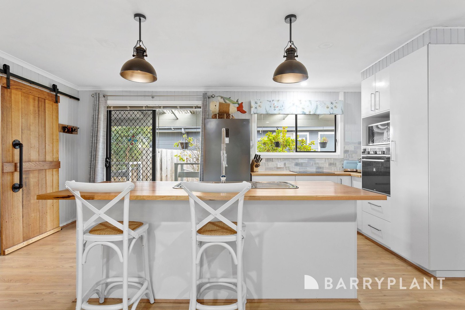 27 Sonia Crescent, Pioneer Bay, VIC 3984 - Thumbnail 2 - 02/07/2024