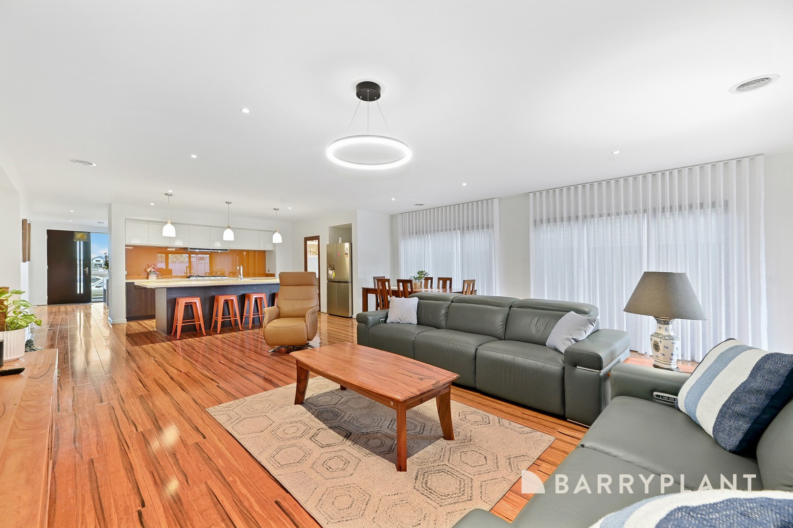 27 Springleaf Avenue, Clyde North, VIC 3978 - Thumbnail 2 - 06/08/2025