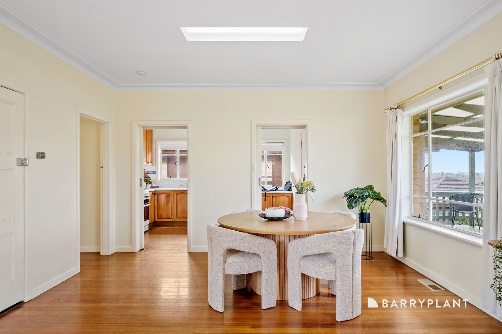 27 St Vigeons Road, Reservoir, VIC 3073, Reservoir - Thumbnail 3