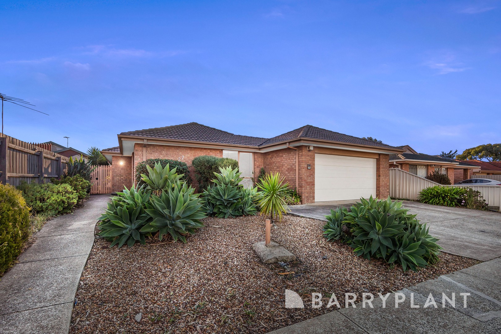 27 Stagecoach Crescent, Sydenham, VIC 3037, Sydenham - Thumbnail 2