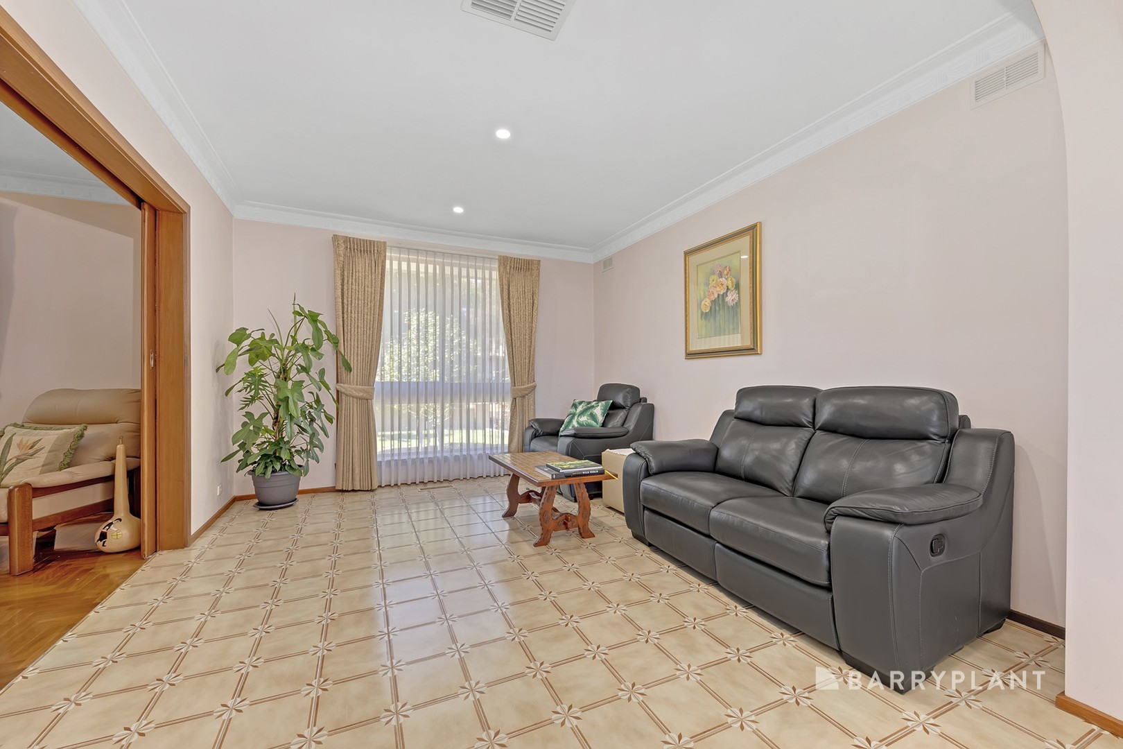 27 Statesman Crescent, Mill Park, VIC 3082, Mill Park - Thumbnail 4