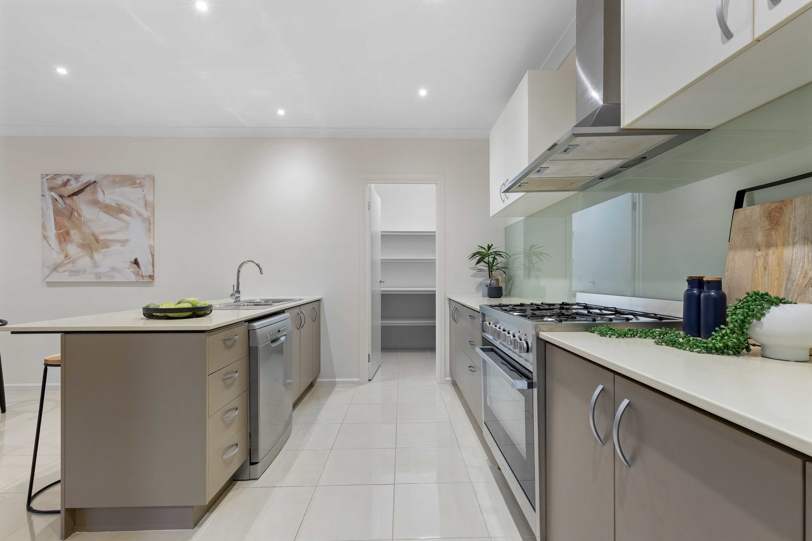 27 Synergy Court, Taylors Hill, VIC 3037, Taylors Hill - Thumbnail 4