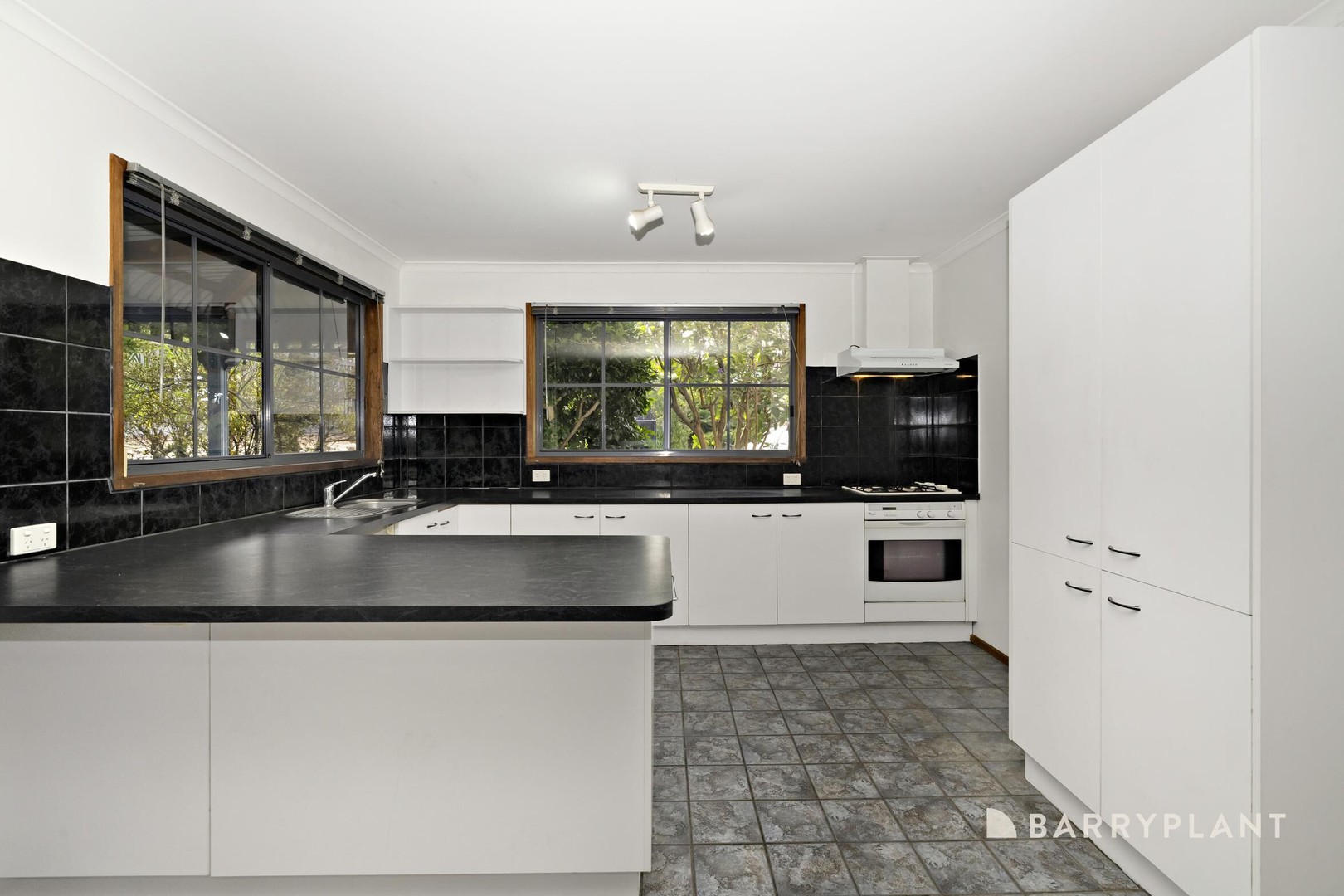 27 Terrys Avenue, Belgrave, VIC 3160, Belgrave - Thumbnail 2