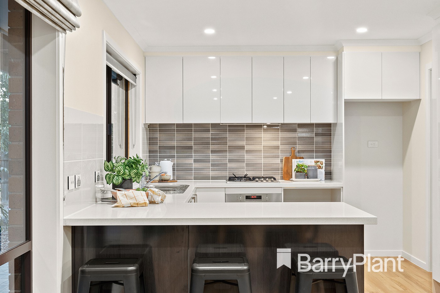 27 Trafalgar Crescent, Lilydale, VIC 3140, Lilydale - Thumbnail 2