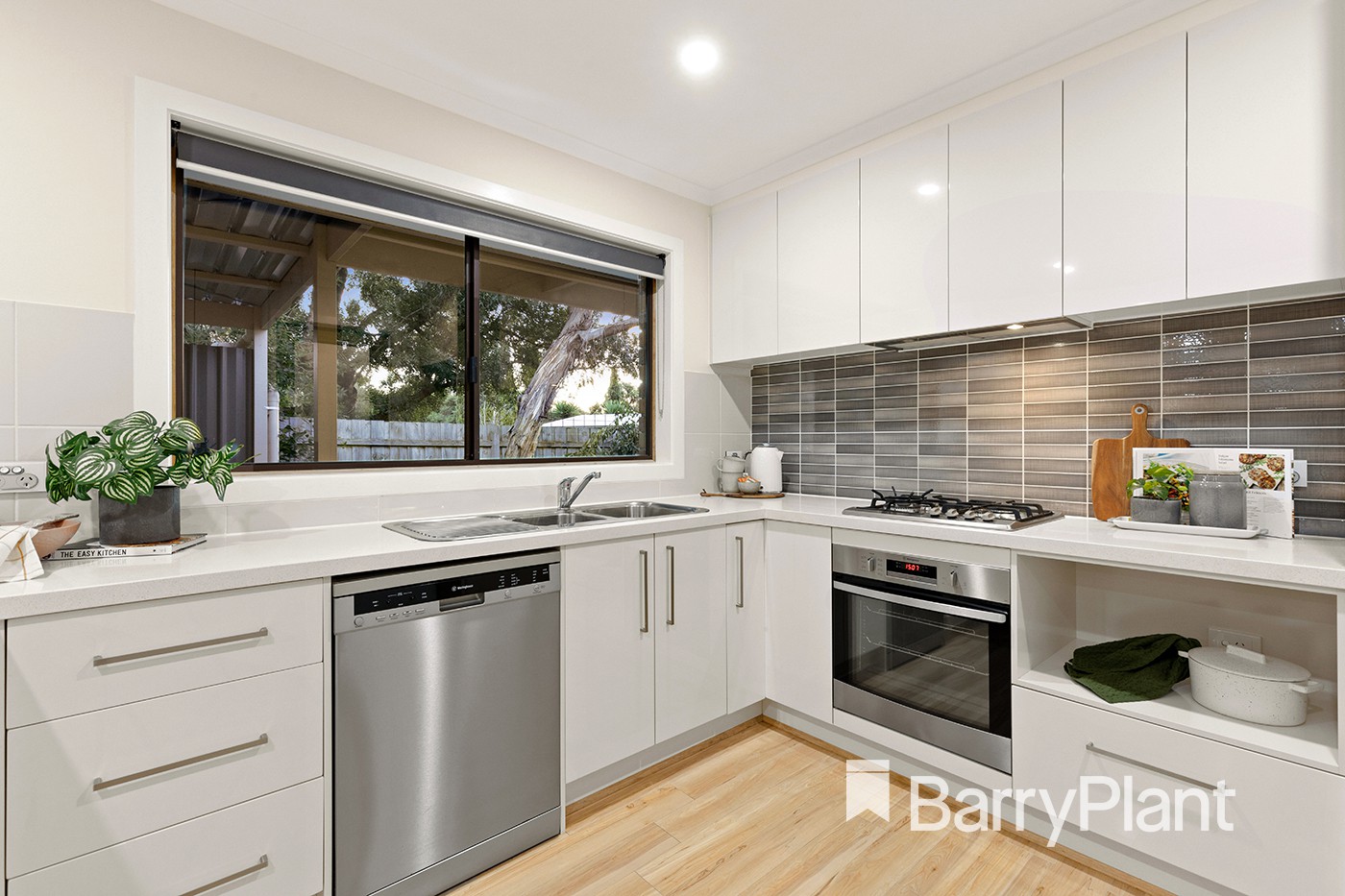 27 Trafalgar Crescent, Lilydale, VIC 3140, Lilydale - Thumbnail 3