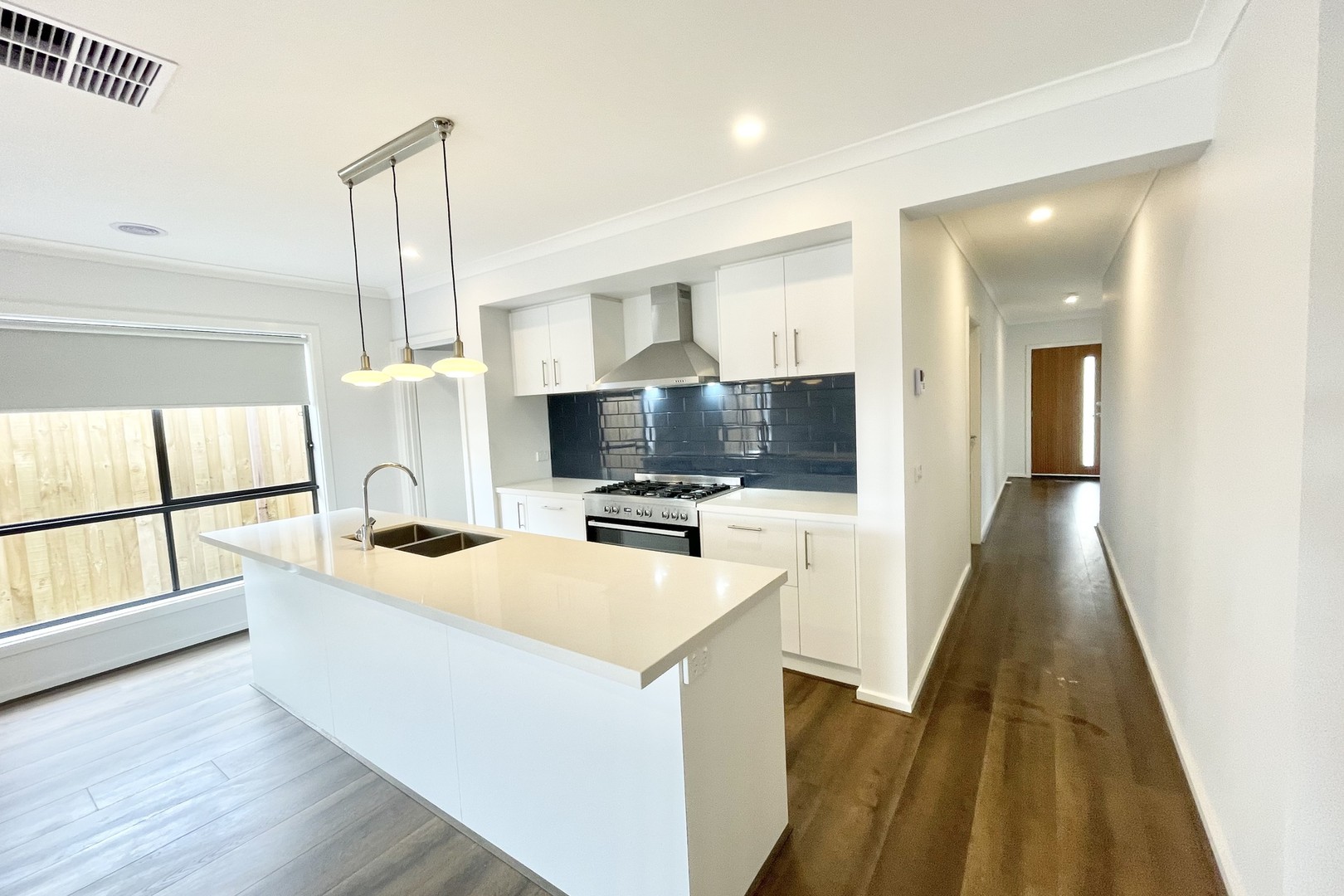 27 Verona Crescent, Fraser Rise, VIC 3336, Fraser Rise - Thumbnail 2