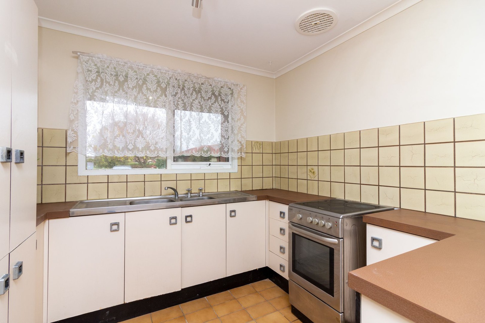 27 Village Cr, Chelsea, VIC 3196, Chelsea - Thumbnail 2