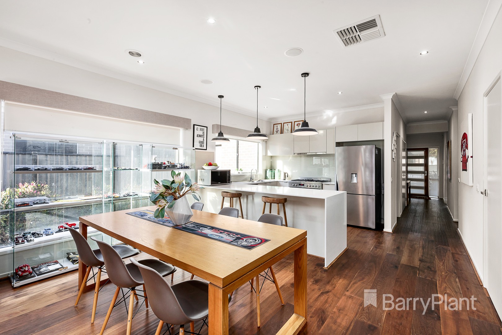 27 Waler Circuit, Clyde North, VIC 3978, Clyde North - Thumbnail 3