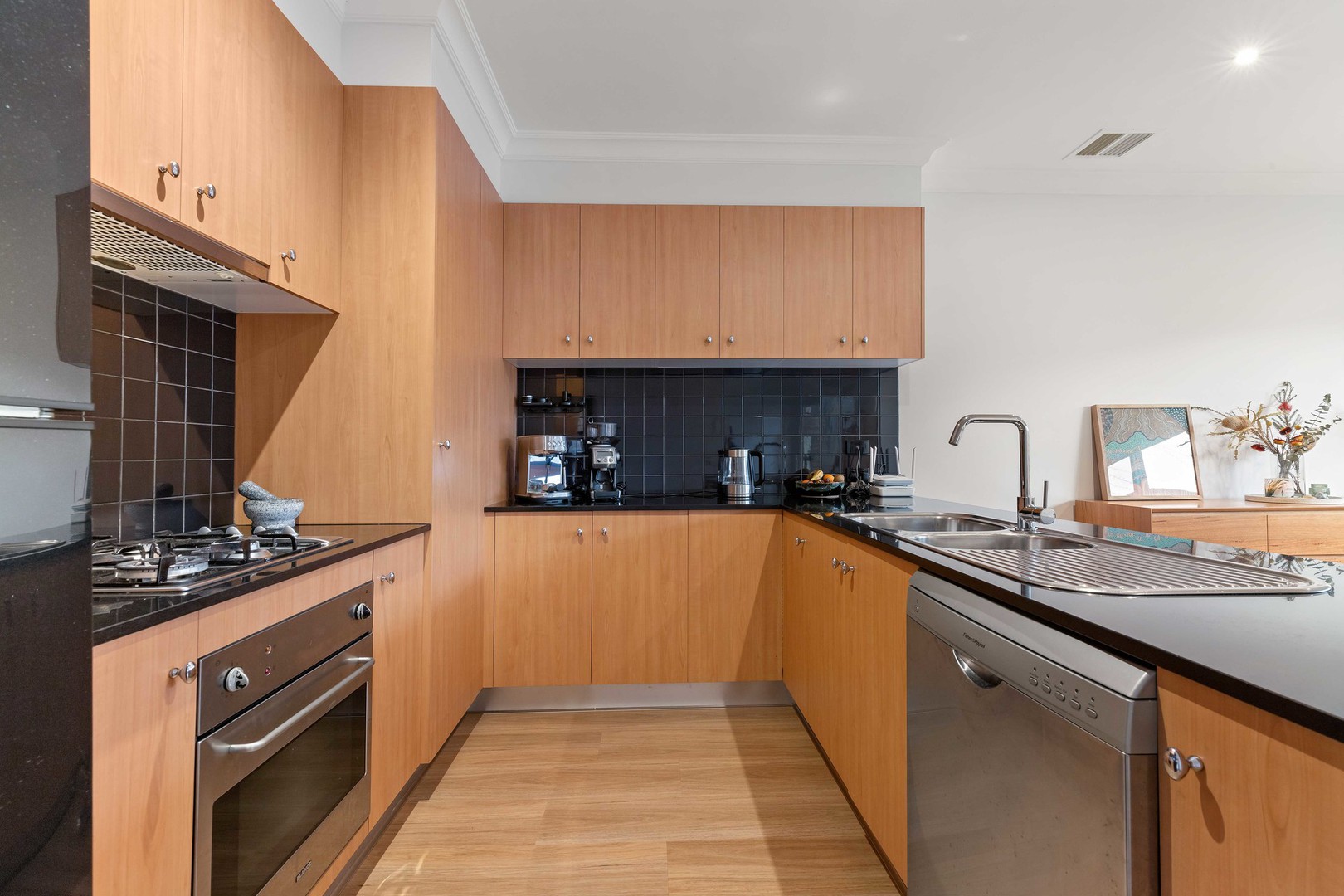 27 Wentworth Drive, Taylors Lakes, VIC 3038, Taylors Lakes - Thumbnail 3