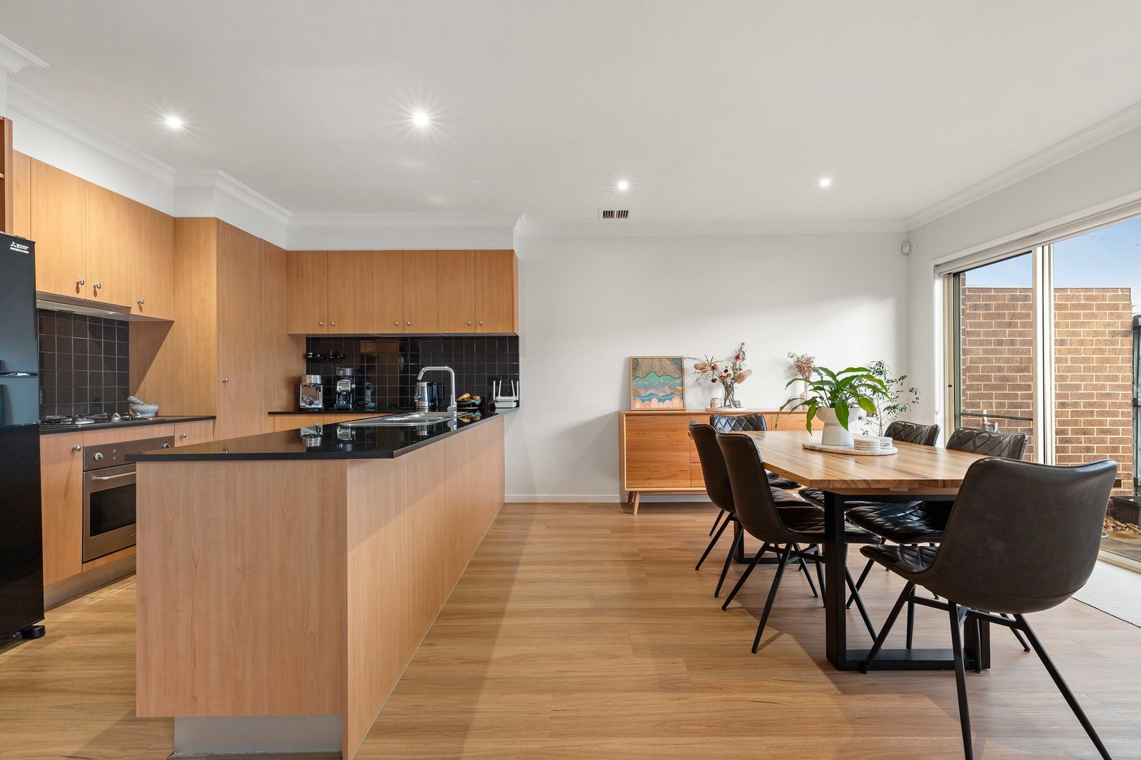 27 Wentworth Drive, Taylors Lakes, VIC 3038, Taylors Lakes - Thumbnail 4