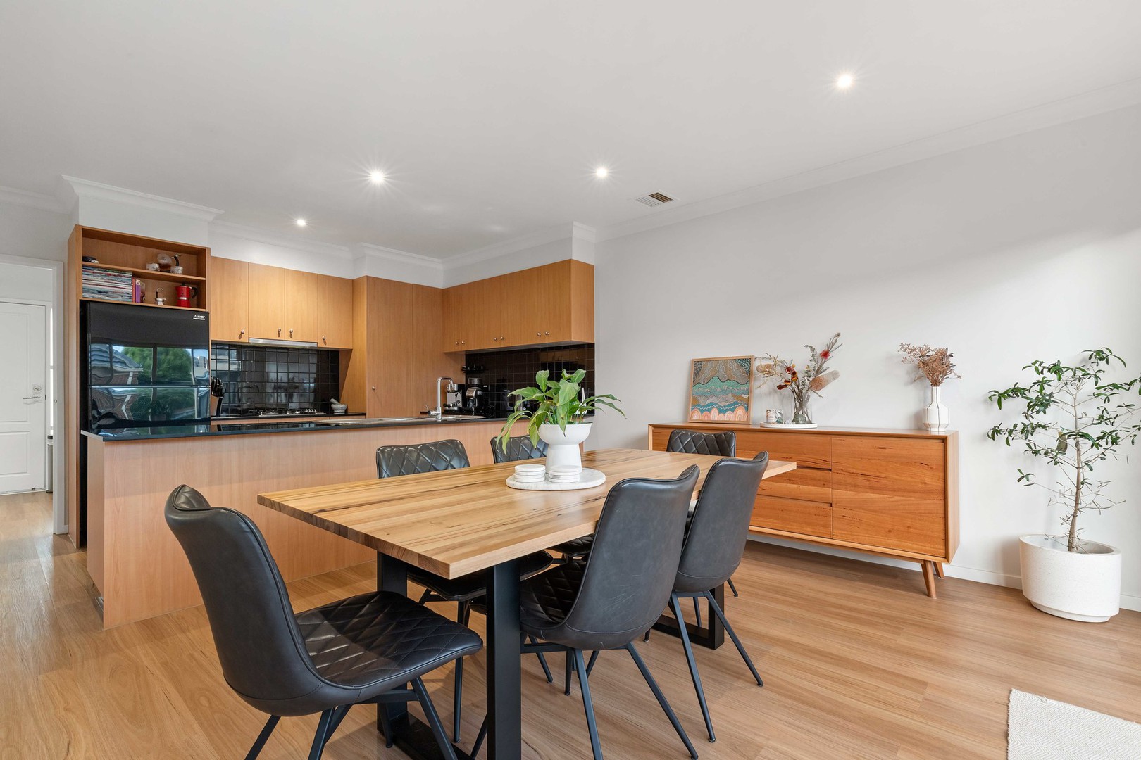 27 Wentworth Drive, Taylors Lakes, VIC 3038, Taylors Lakes - Thumbnail 5