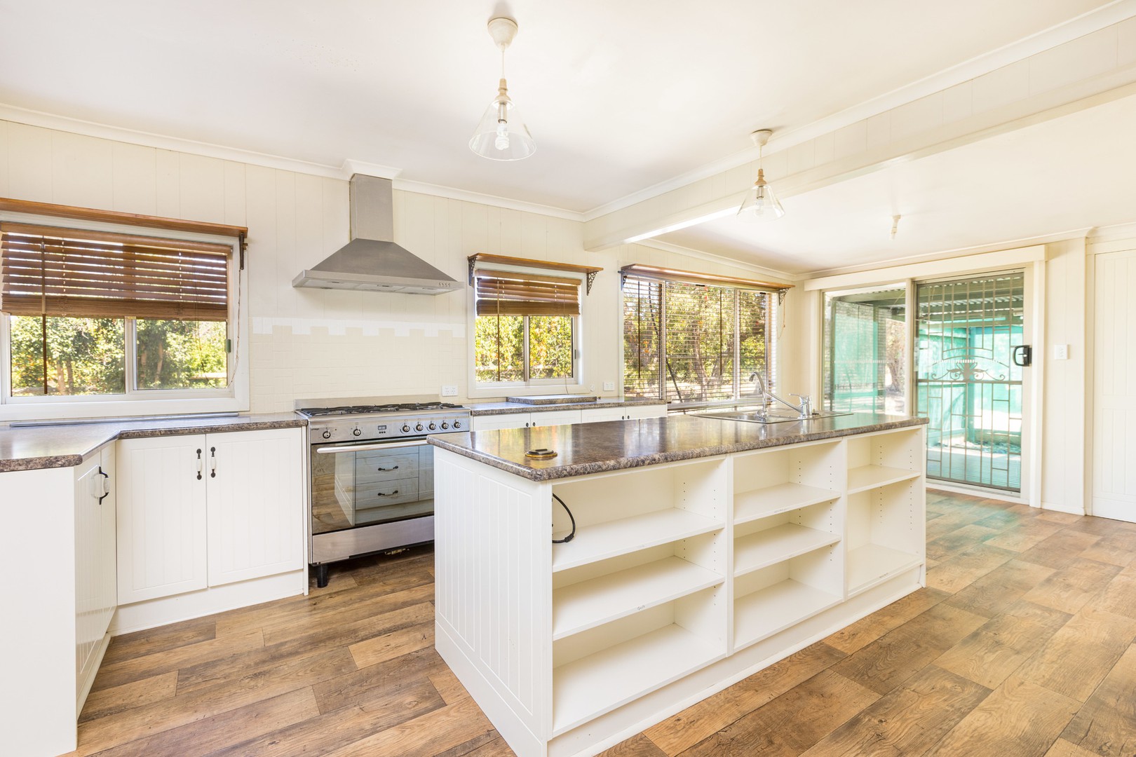 2700 Kulkyne Way, Nangiloc, VIC 3494 - Thumbnail 2 - 03/10/2022