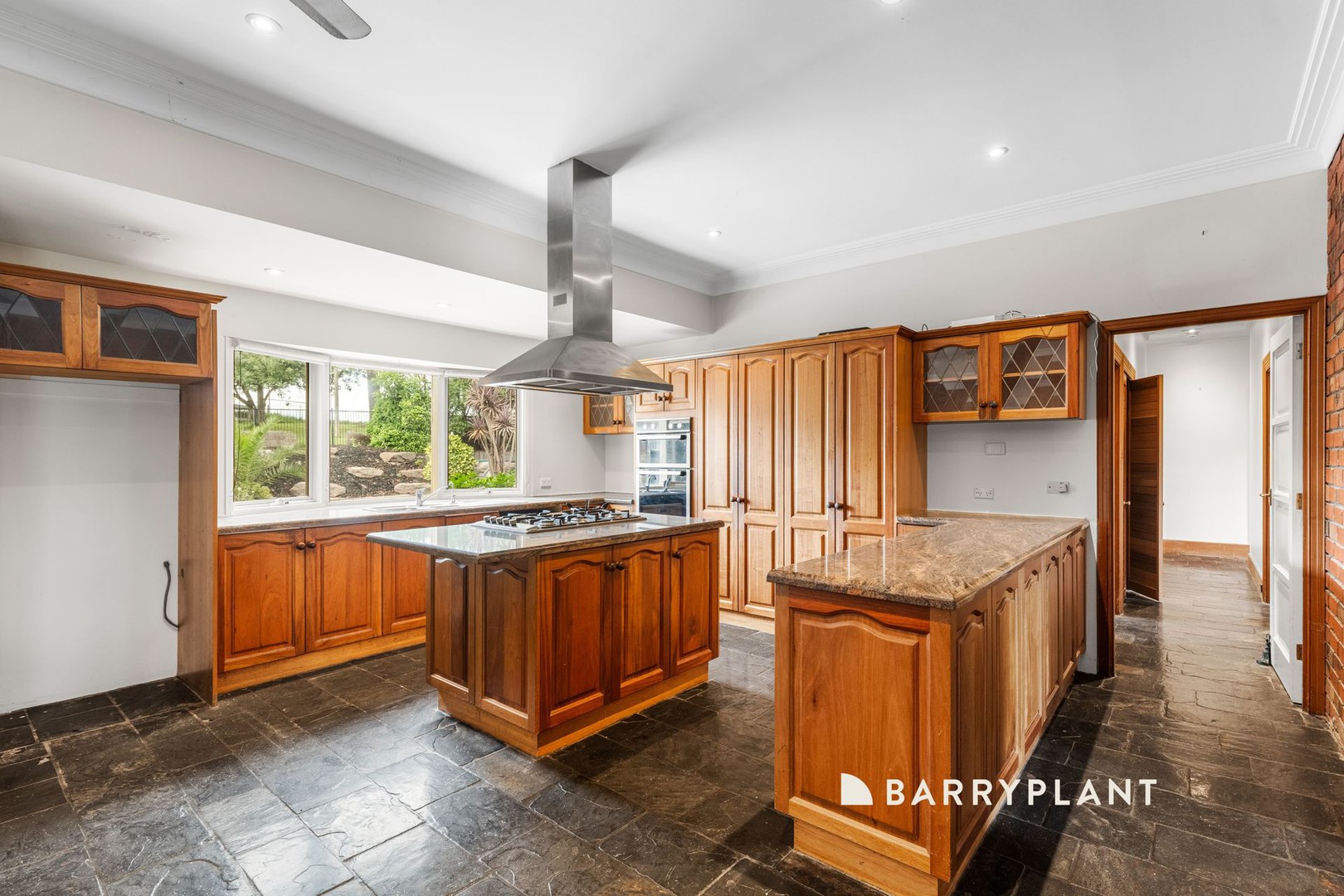 276 Lysterfield Road, Lysterfield, VIC 3156, Lysterfield - Thumbnail 6